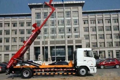 華菱星馬吊臂式背罐車 高效、安全、可靠的散裝物料運(yùn)輸解決方案